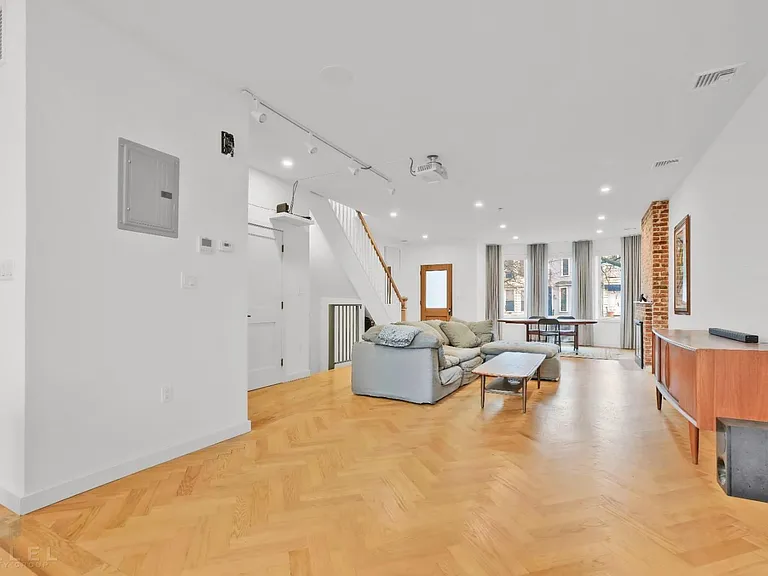 729 Chauncey St #2A — Photo 2