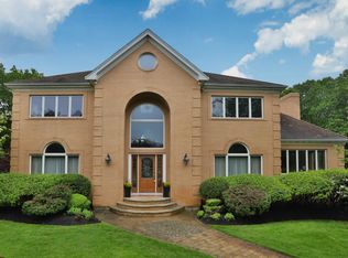 188 Sanborn Ln, Reading, MA 01867