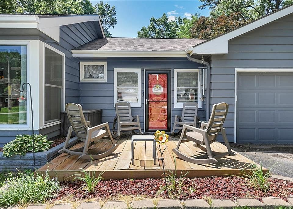 1st image of 1035 Vilas St