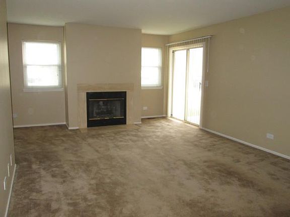 2nd image of 130 Stirling Ln Unit Z1