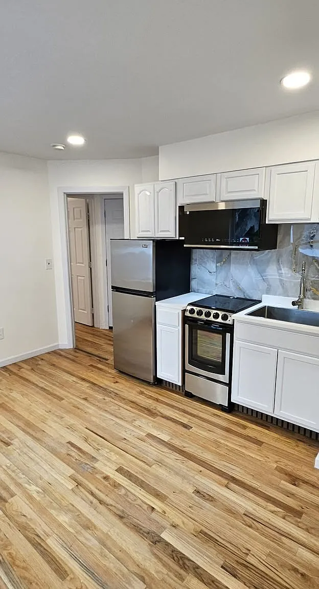 Studio, $1,800 — Photo 1