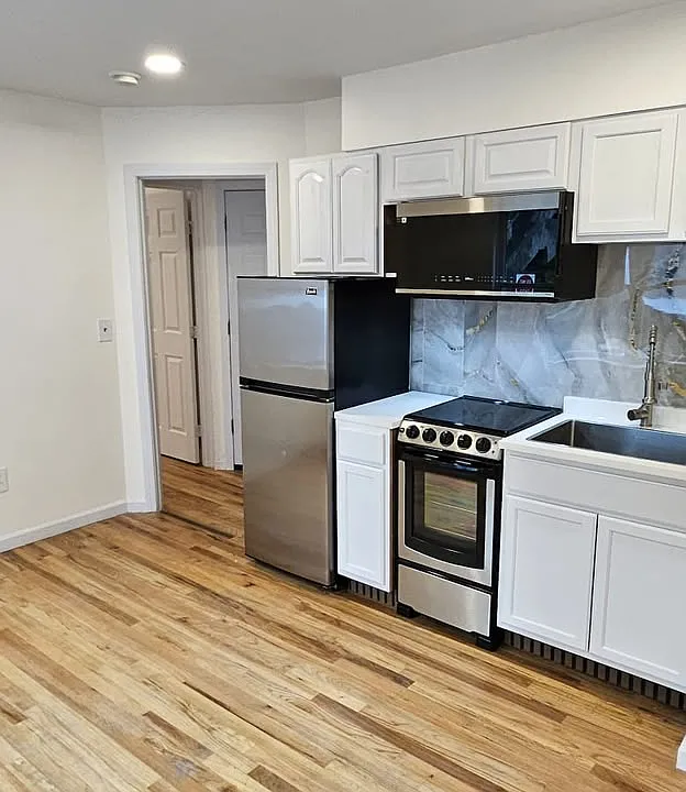 20 Courtney Pl #2A