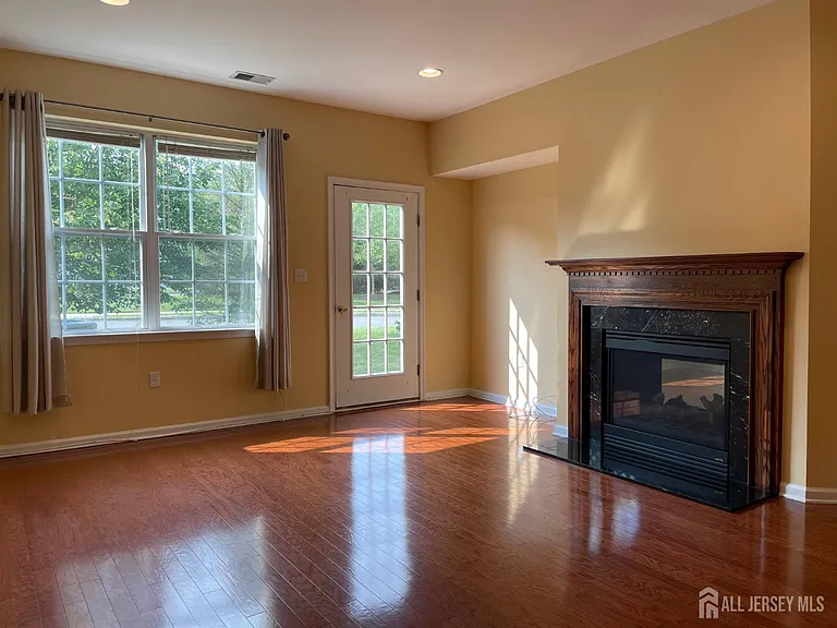 4 Blake Dr — Photo 5