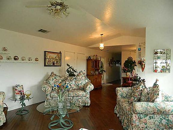 2nd image of 798 Las Palmas Dr