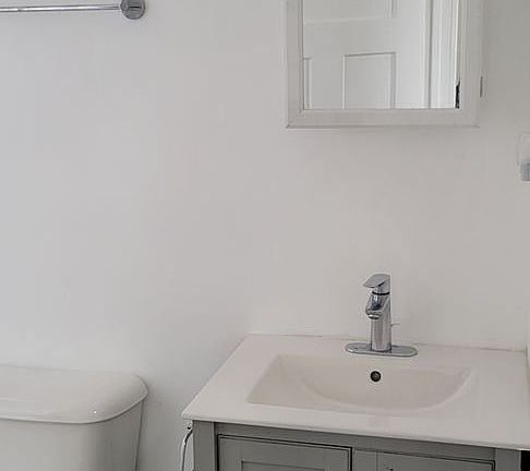 4th image of 675 W Willis St #16