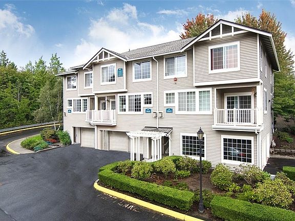 2nd image of 18620 NE 55th Way