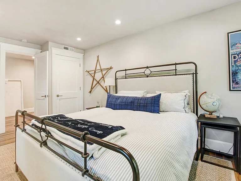 2nd Bedroom with CAl King Bed