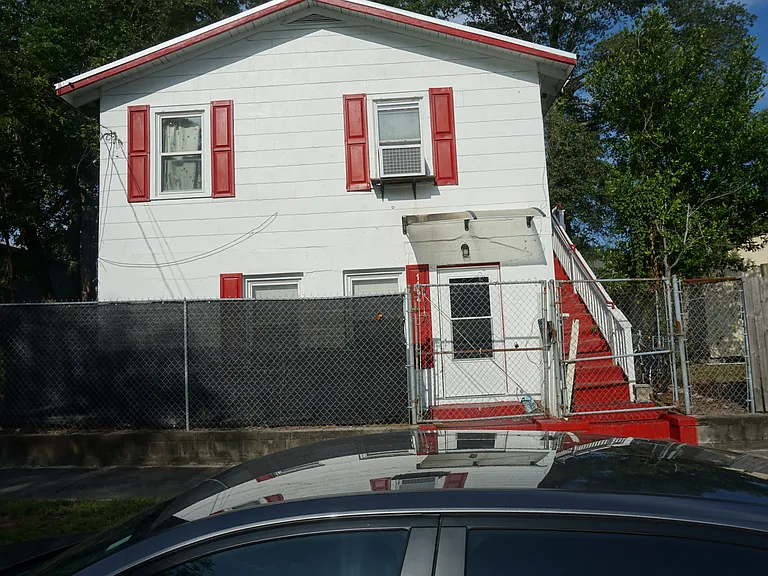 1104 S 2nd St — Photo 8