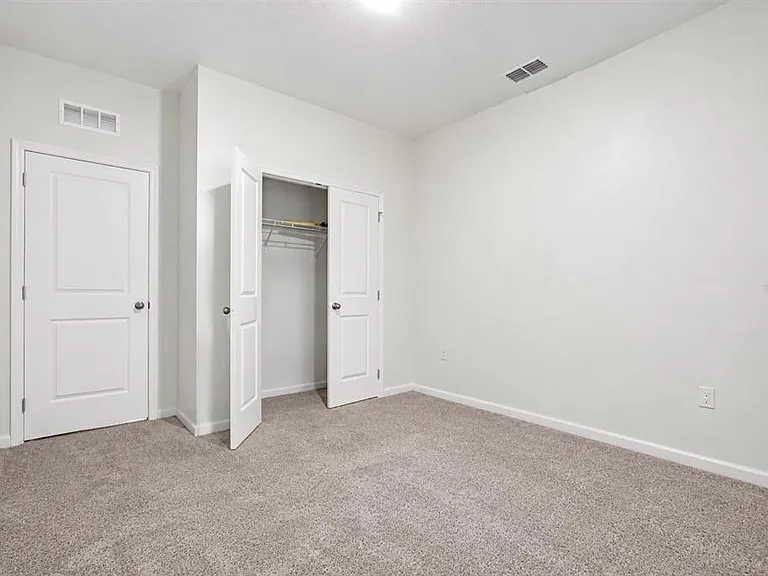 2270 Hemingway Cir — Photo 6