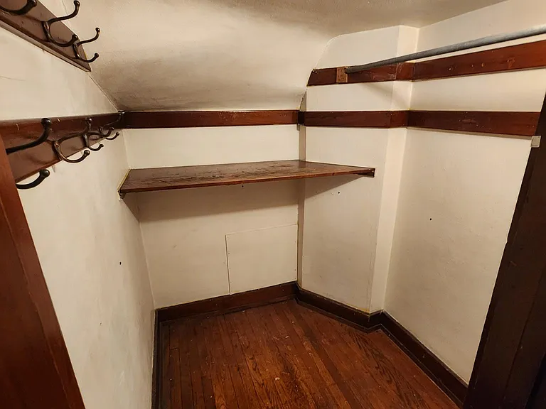 Large Bedroom #1 walk in closet