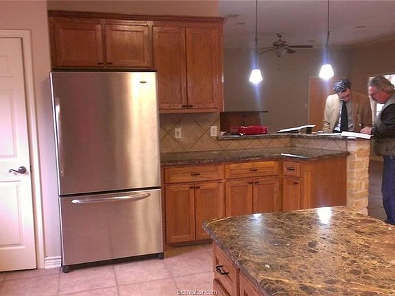 4th image of 10747 Forest Dr
