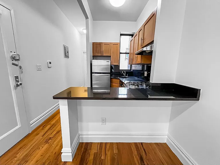 147 E 90th St #5A — Photo 4