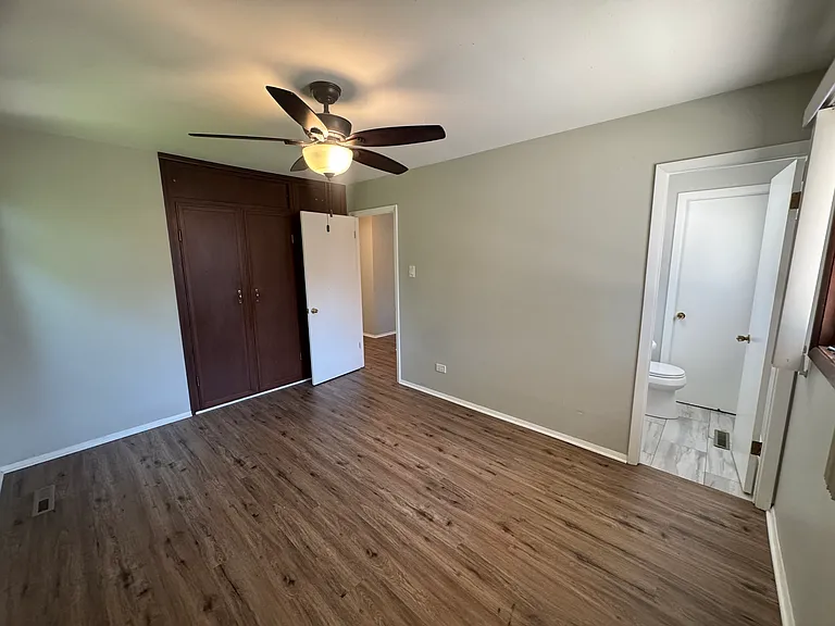 820 Park Ave — Photo 13