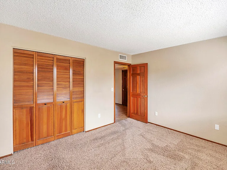 229 E Anderson Ave — Photo 14