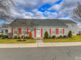 325 Nantuckett Ln #A, Monroe Township, NJ 08831