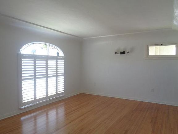 3rd image of 141 Pomona Ave