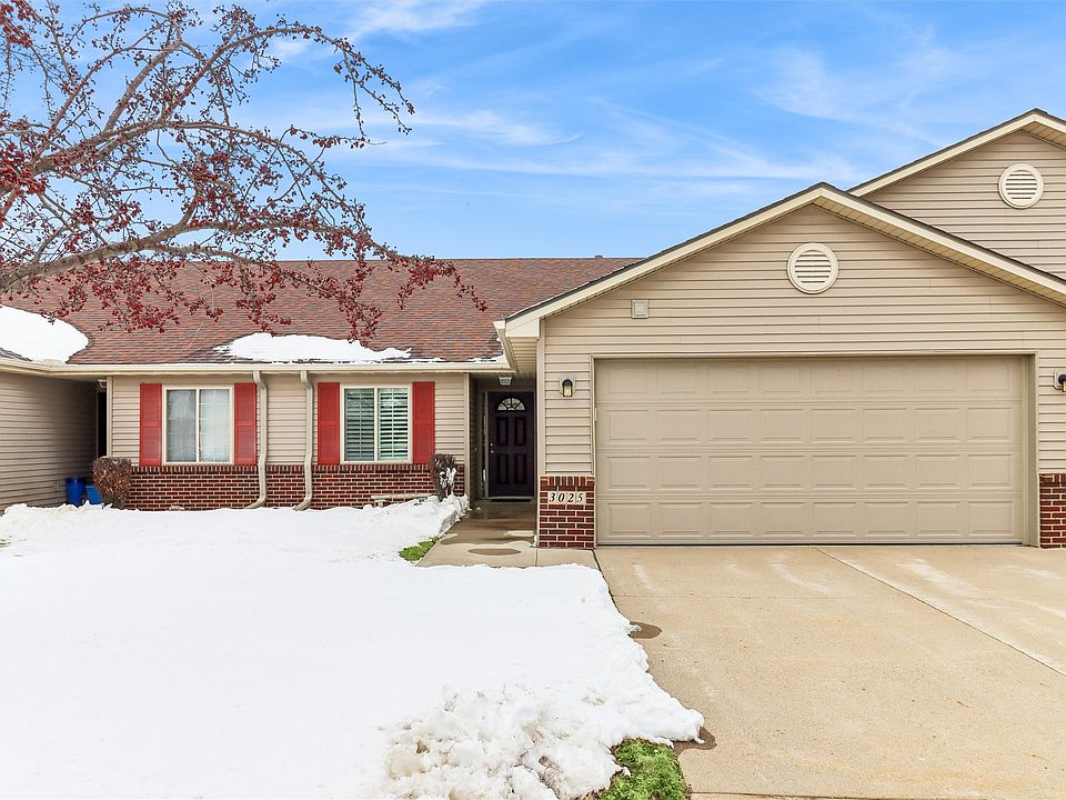 1st image of 3025 SE Turnberry Dr