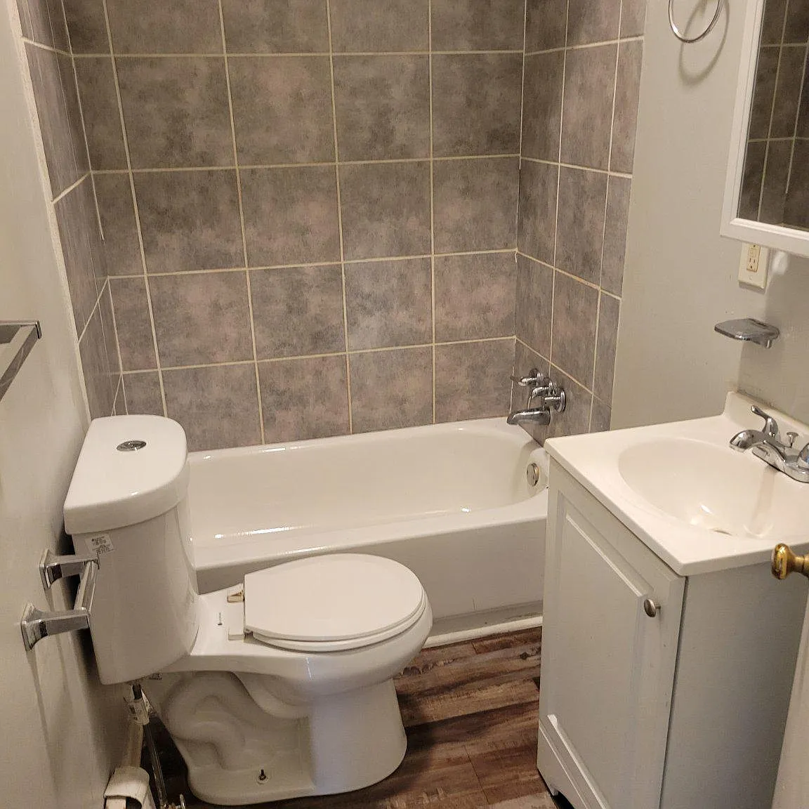 1 bed, 1.0 bath, 500 sqft, $1,200 — Photo 4