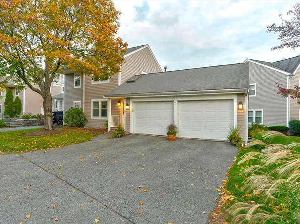 19 Harbourside Rd #19, Quincy, MA 02171