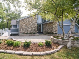 260 Wyngate Dr, Barrington, IL 60010
