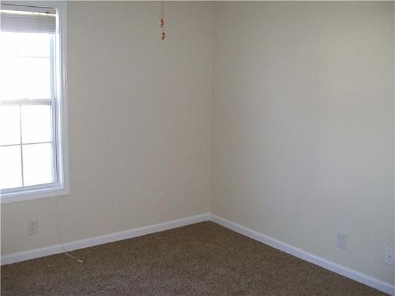 4th image of 1394 Jenny Ln