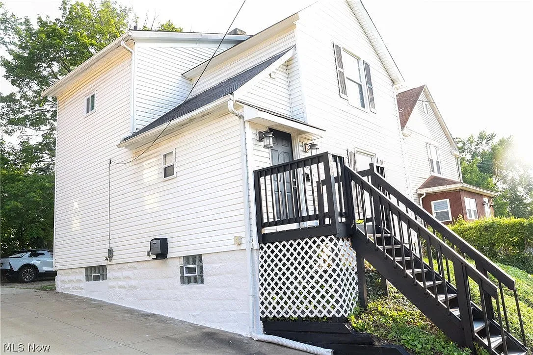 1 bed, 1.5 bath, 1000 sqft, $950 — Photo 2