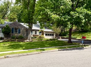 15 Plymwood Dr, Plymouth Meeting, PA 19462