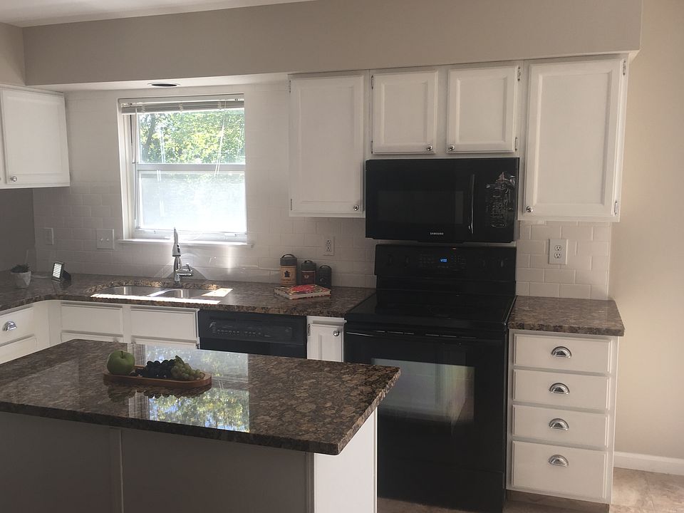 2nd image of 3921 Rhine Ct