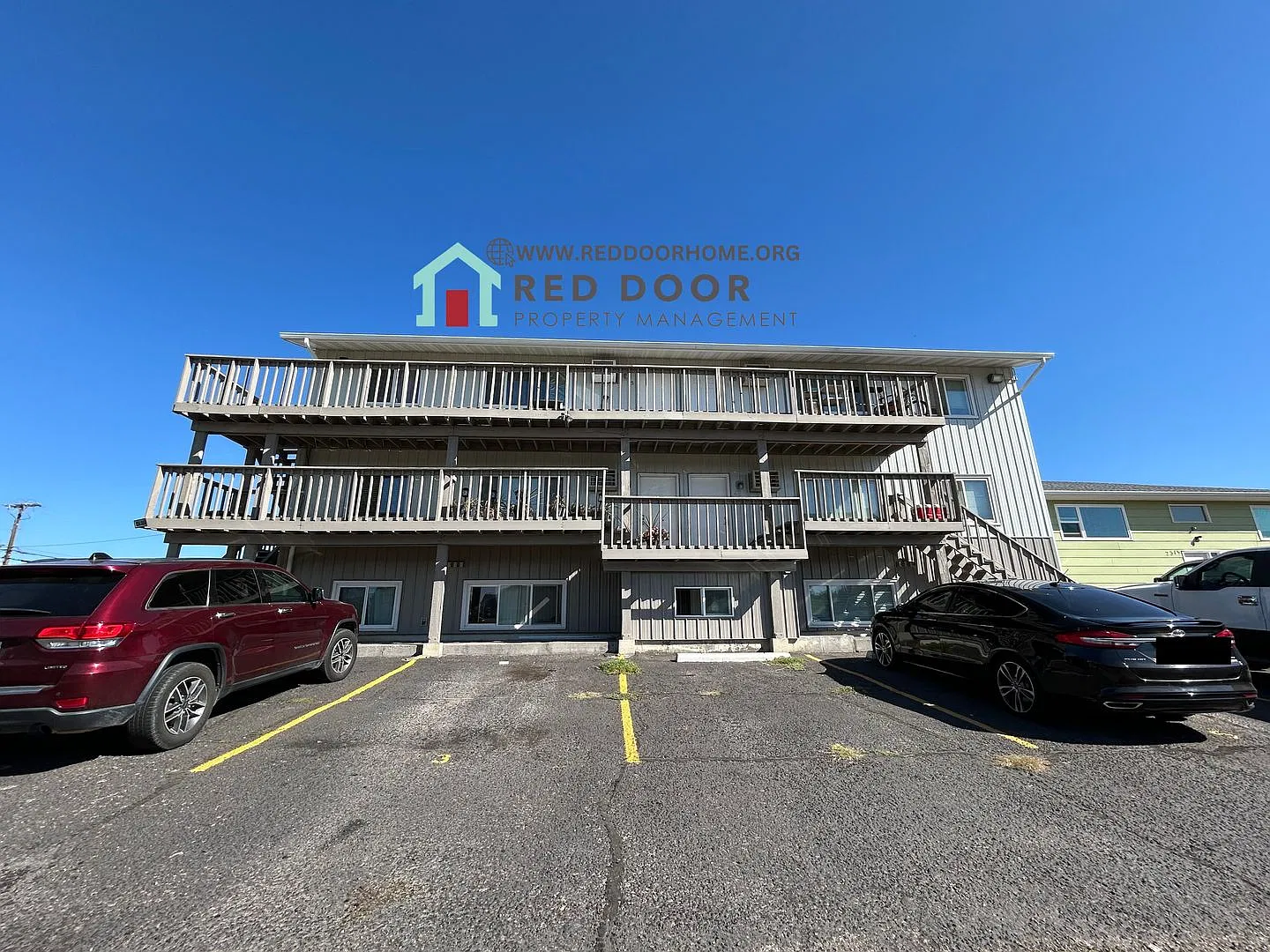 Cedars Apts -E — Photo 1