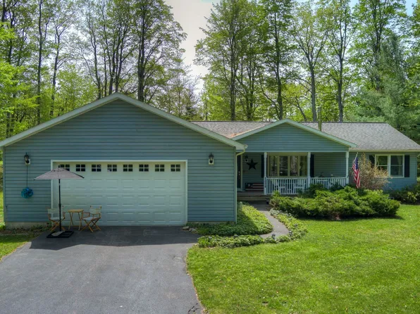 4451 S Hemlock Rd, Cedar, MI 49621