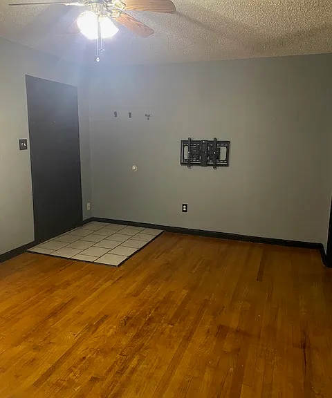5338 NW Glenn Ave — Photo 3