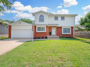 11830 W Rolling Hills Ct, Wichita, KS 67212