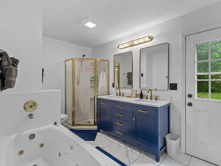 5475 Lauradell Ave — Photo 11