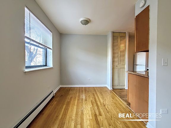 5th image of 510 W Briar Pl #510303
