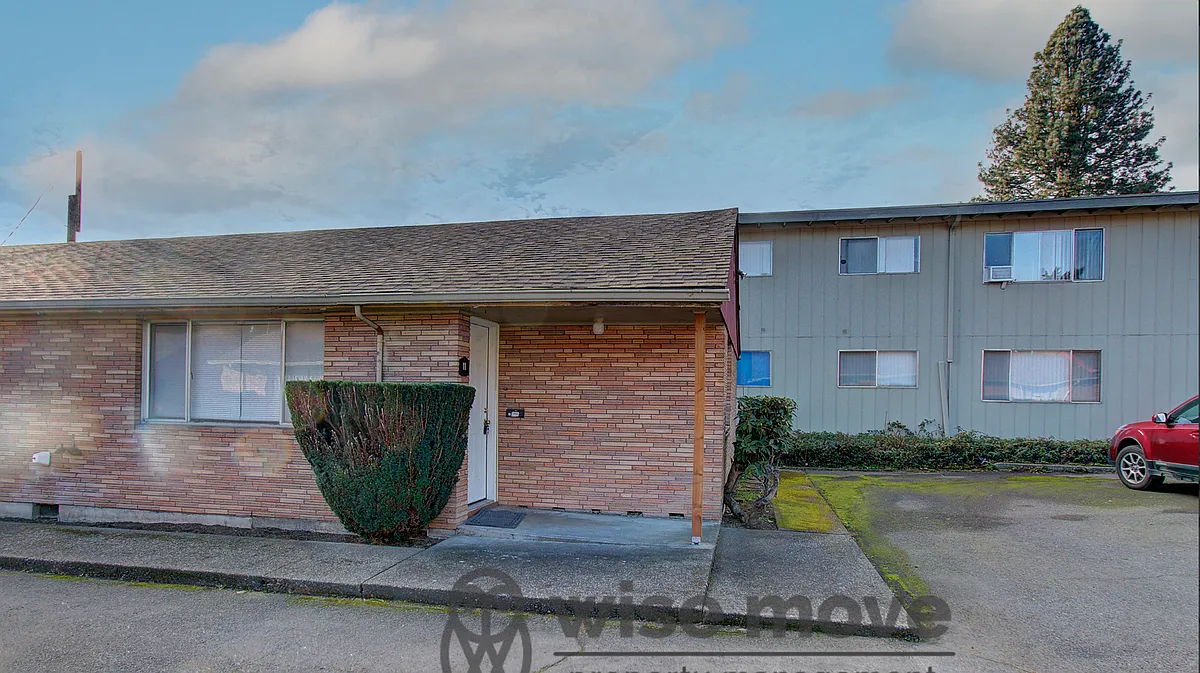 Building Photo - 2605 E Mill Plain Blvd