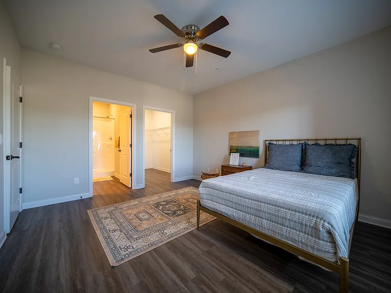 Plum Ridge Apartments — Photo 16