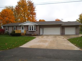 5422 Hilltop Dr, Bay City, MI