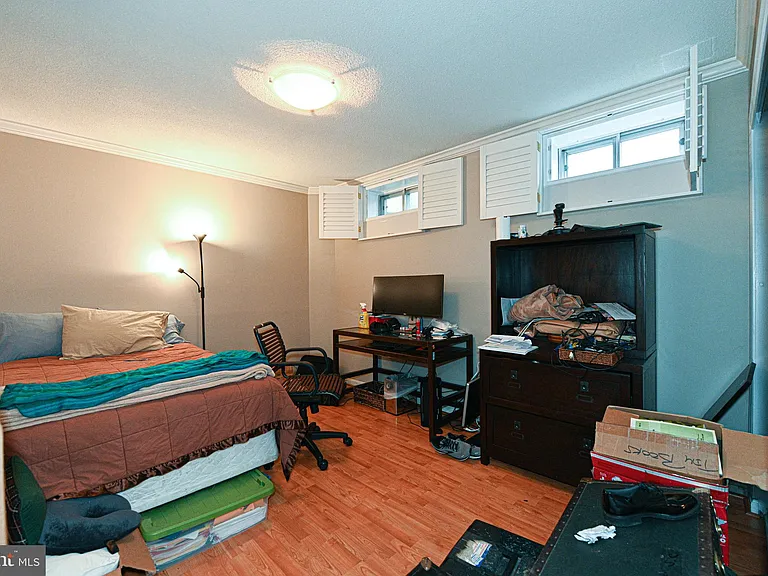 7377 Montcalm Dr — Photo 26