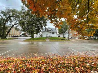 1317 16th St, Moline, IL 61265