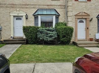 10 Lincoln Pl, Whitehall, PA 18052