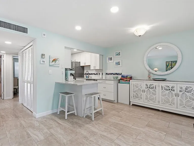 1065 Gulf Shore Blvd N #108 — Photo 13
