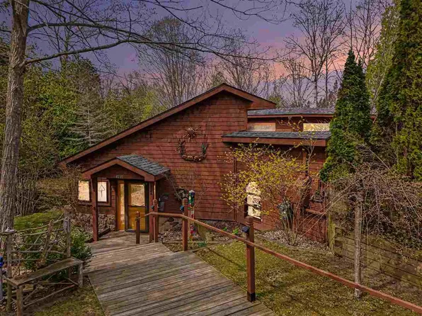 4230 Us Highway 31 S, Charlevoix, MI 49720