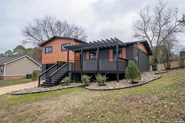 1st image of 207 Shady Hills St