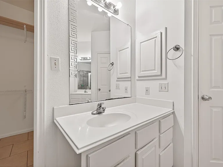 14914 W Bend Dr — Photo 32