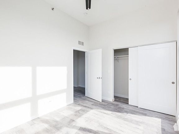 2nd image of 2158 W Lawrence Ave #921