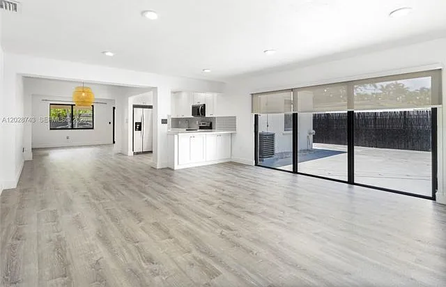 1700 SW 64th Ave — Photo 6