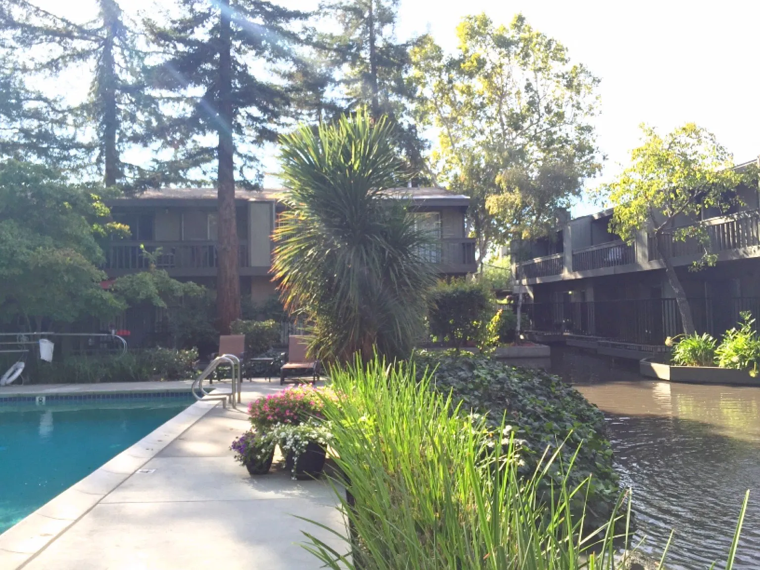 Riverdeck Apartments — Photo 4
