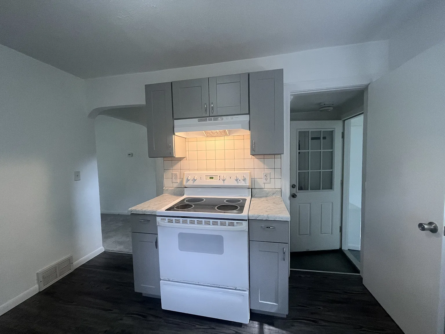 3403 Lowden Street - 1 — Photo 2