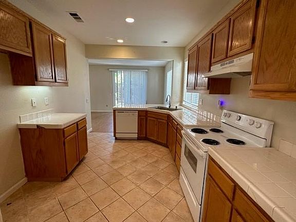 3rd image of 3707 Sailboat Dr