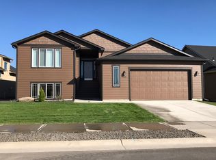 8408 N Summerhill Ln, Spokane, WA 99208